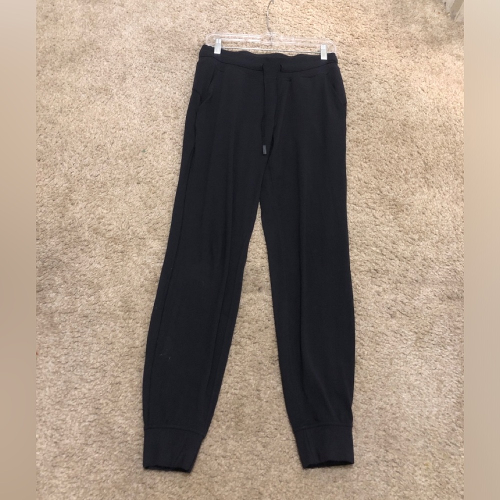 lululemon athletica women’s Black Drawstring Joggers Size 6